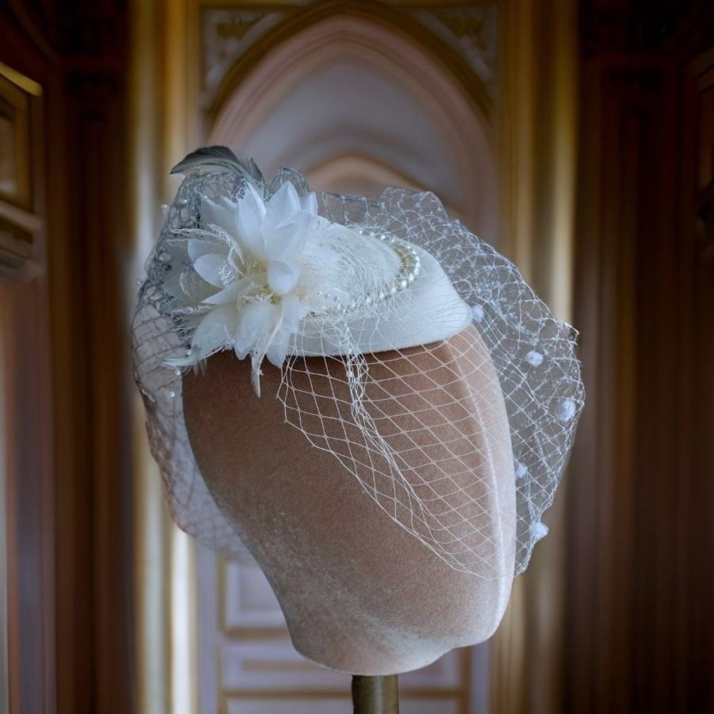 New Vintage White Wedding Pillbox Pearl Bridal Birdcage Hat Netted Veil Elegant